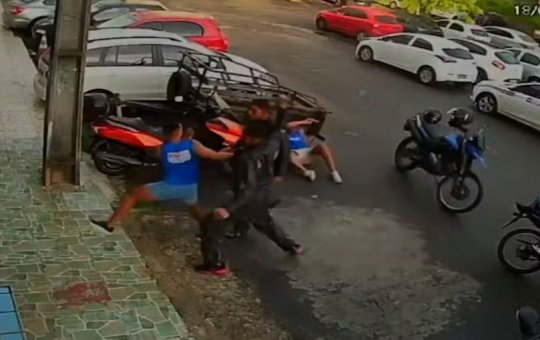 Mototaxistas são presos em Salvador suspeitos de agredir foliões e xingá-los de 'veados' no Carnaval