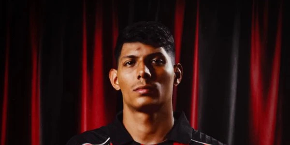 Vitória anuncia contratação do meia Zé Vitor, destaque da Portuguesa no Paulistão