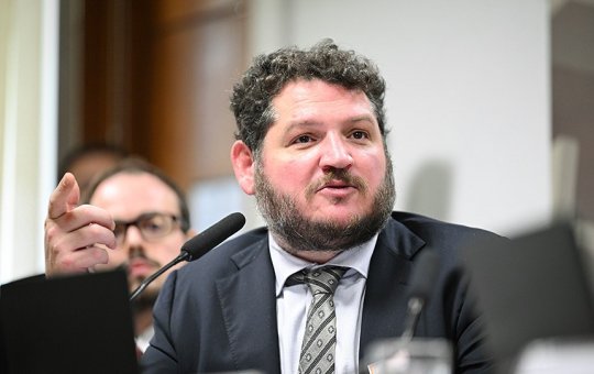 Empresário diz à CPI que Banco Master teria “controle oculto” e aponta baiano como dono real