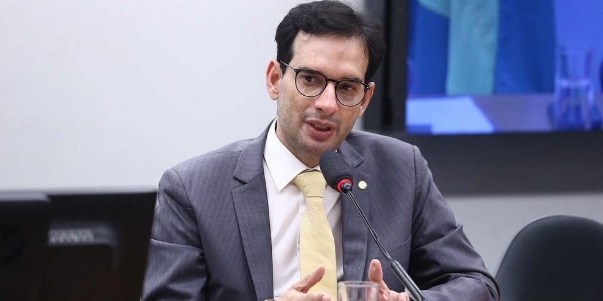 Após rumores, Léo Prates confirma filiação ao Republicanos