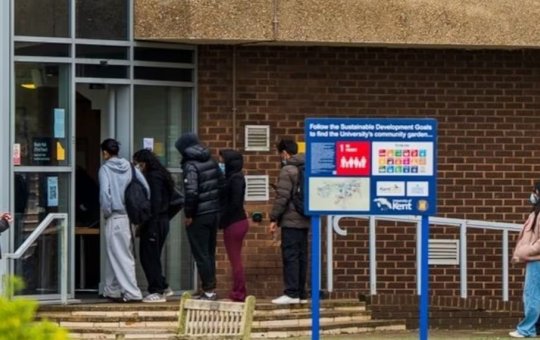 Surto de meningite faz duas vítimas na Inglaterra e acende alerta na Europa 