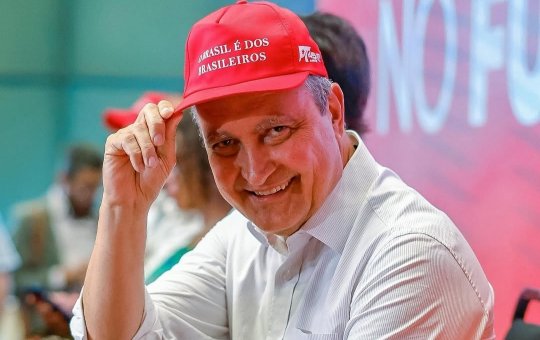 Rui Costa confirma saída de ministério para concorrer ao Senado