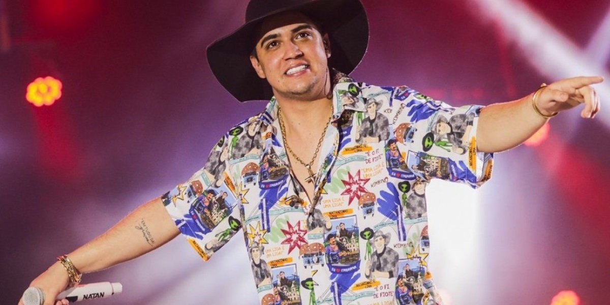 Cantor Natanzinho Lima é retirado à força de palco durante show