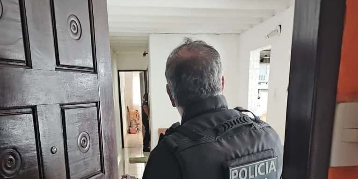 Mulher é presa suspeita de perseguição e importunação sexual contra jovem