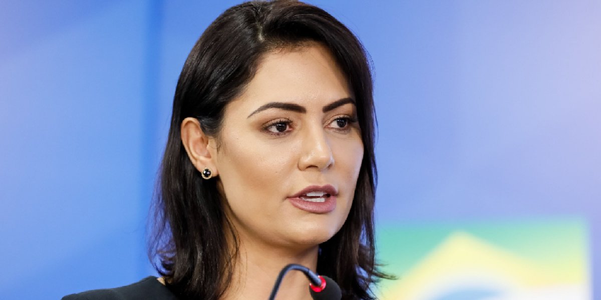 Michelle Bolsonaro celebra aniversário com culto de louvor em Brasília