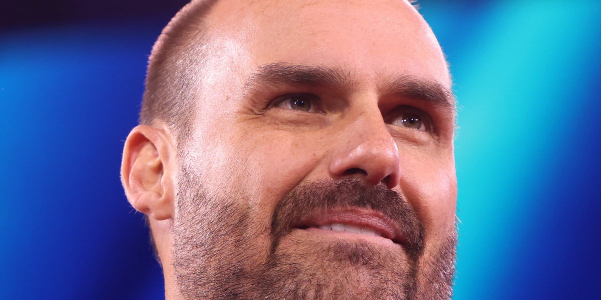 Moraes compartilha provas contra Eduardo Bolsonaro com a Polícia Federal