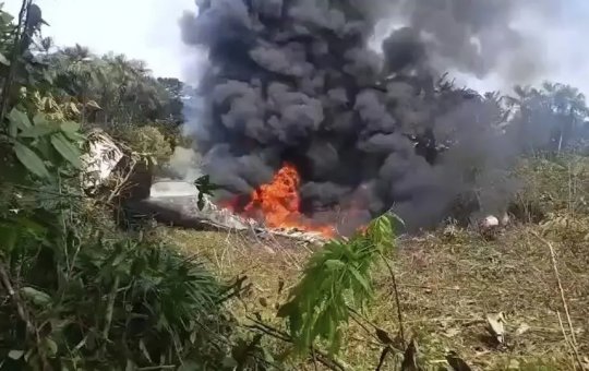 Avião militar cai na Colômbia com cerca de 125 pessoas a bordo