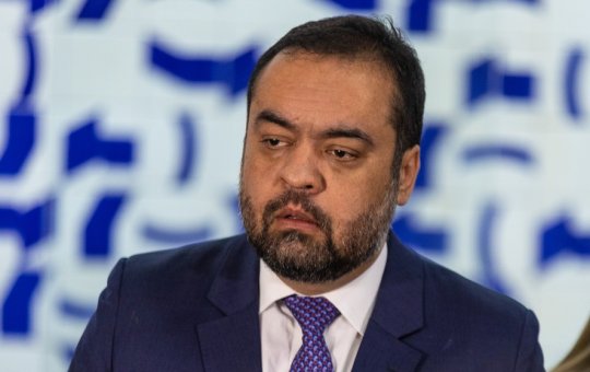 Governador do Rio encerra mandato com culto no Palácio da Guanabara