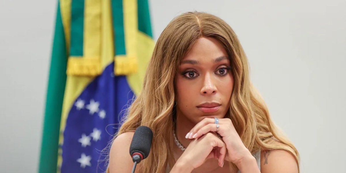 Erika Hilton defende projeto que equipara misoginia ao crime de racismo