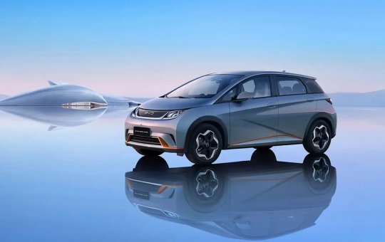 Invasão silenciosa: Número de carros elétricos tem crescimento explosivo no Brasil