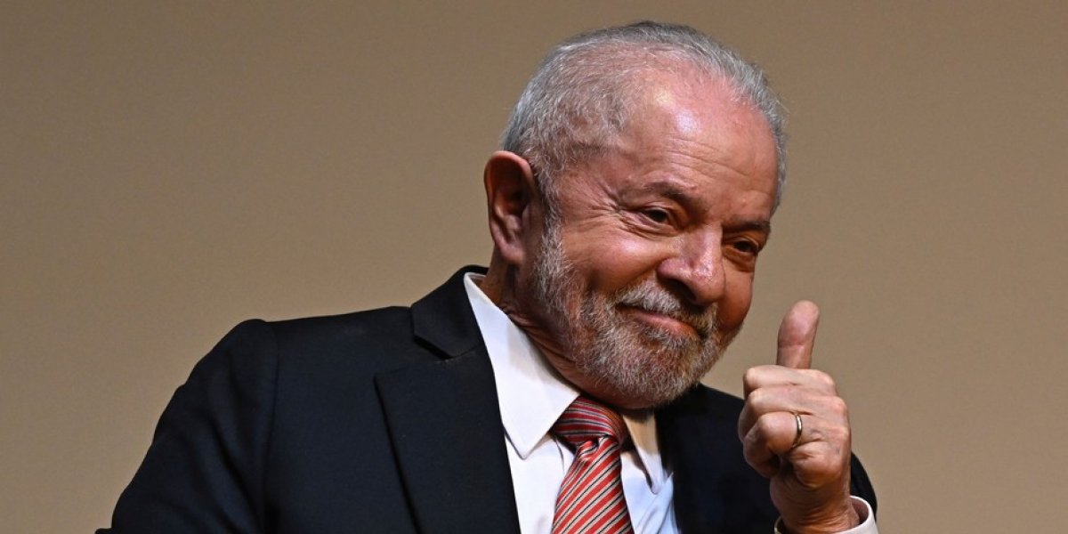“Não tem um centavo”: Lula reage ao abrir carteira de ministro durante evento
