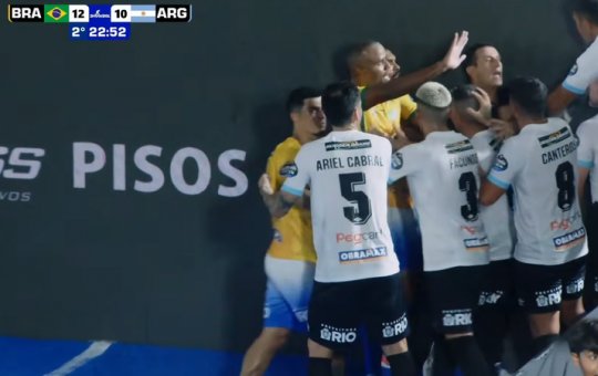 Jogo 'festivo' entre Brasil e Argentina termina com briga