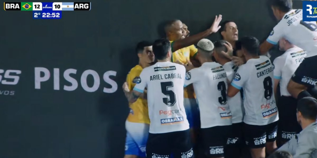 Momento da discussão entre os jogadores