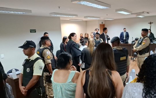 Mulher é absolvida após matar namorado ao flagrá-lo abusando da filha