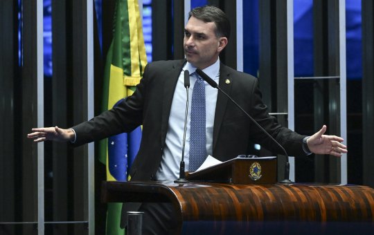 Caso seja eleito, Flávio Bolsonaro promete criar Ministério da Segurança Pública