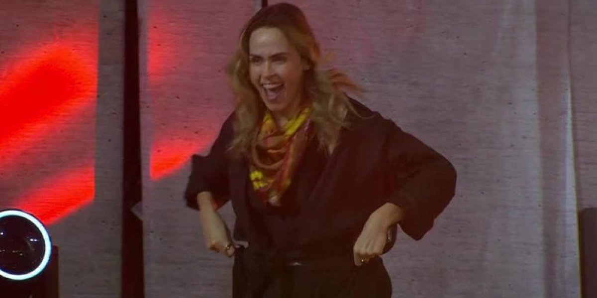 Ana Paula cumpre desafio de 'Barrado no Baile' e volta para festa do líder de Cowboy ao som de 'Erva Venenosa'