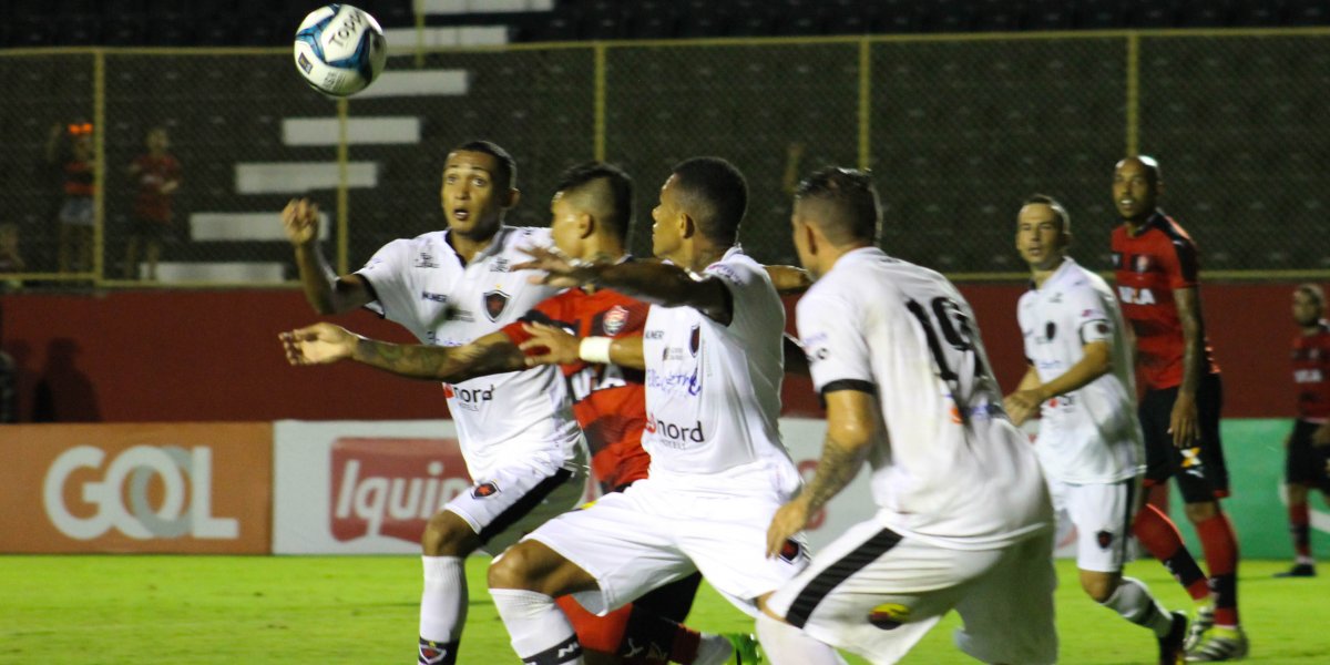'Faltou eficiência': Jair Ventura analisa atuação do Vitória após domínio em campo