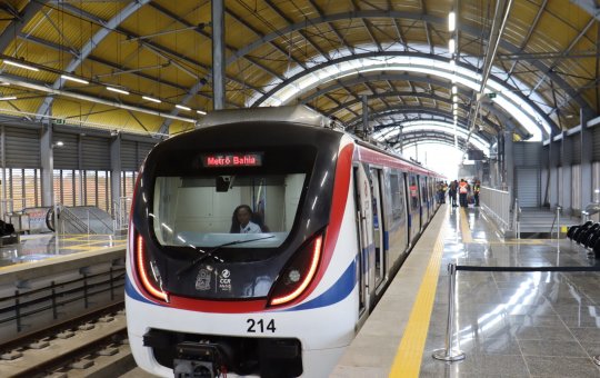 Problema no sistema de energia provoca atrasos na linha 2 do metrô de Salvador