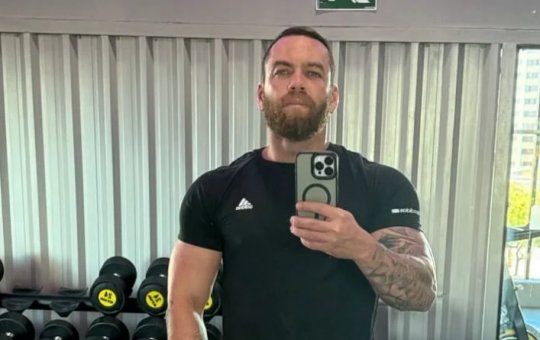 Ex-diretor de presídio baiano é preso após receber alta médica; vídeo mostra chegada 