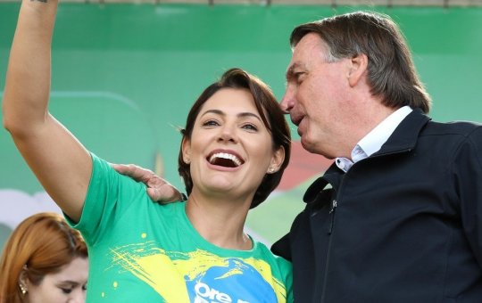 Michelle Bolsonaro registra marca 'Jair Bolsonaro' e poderá usar o nome em licenciamento de produtos