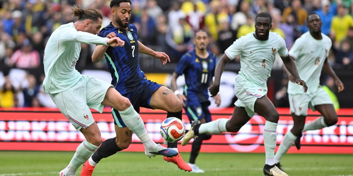 Com um a mais, Brasil é derrotado pela França por 2 a 1 em primeiro amistoso antes da Copa