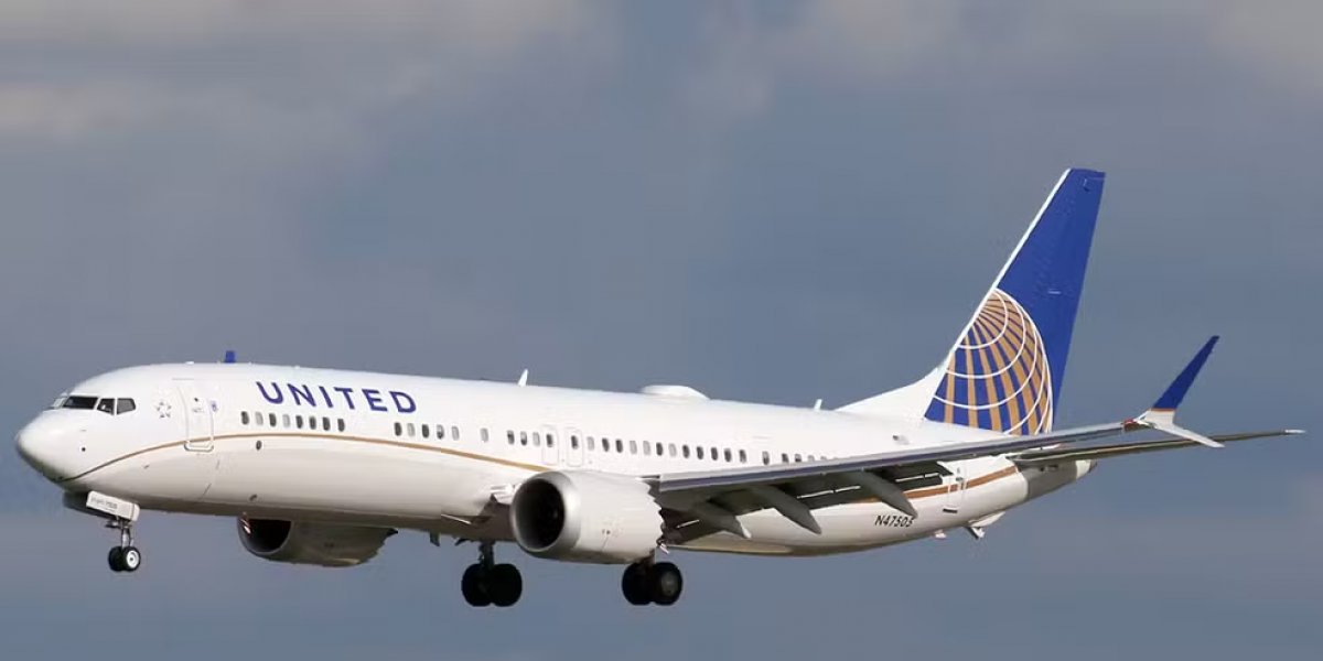 Avião com mais de 160 passageiros por pouco não colide com helicóptero militar nos Estados Unidos