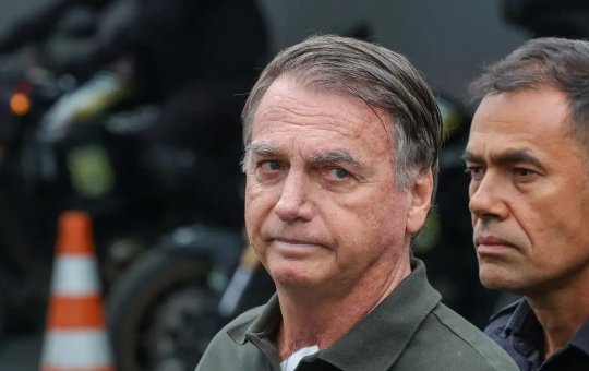 Moraes pede detalhes das funções dos funcionários na casa de Bolsonaro