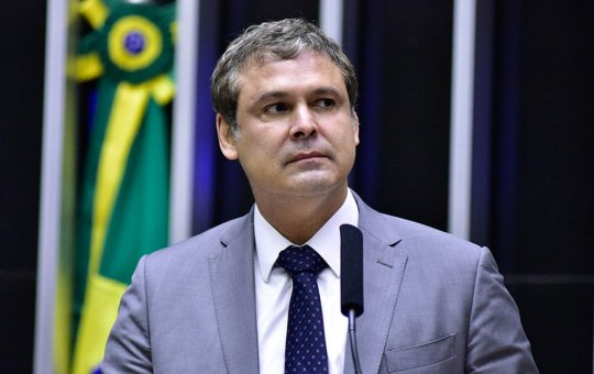 Troca de ofensas marca CPMI: Lindbergh chama relator de “estuprador” e gera bate-boca