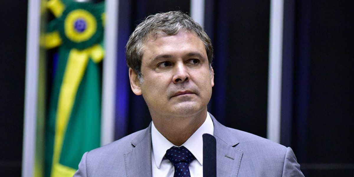 Troca de ofensas marca CPMI: Lindbergh chama relator de “estuprador” e gera bate-boca