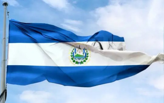 El Salvador aprova prisão perpétua para menores e amplia política de combate ao crime