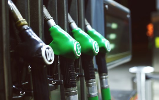 Alta do diesel perde força, mas preço ainda acumula forte aumento no Brasil