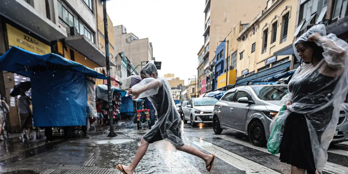 Chuva forte cancela evento do aniversário de Salvador ao ar livre