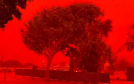 "Apocalipse": ciclone deixa céu vermelho e assusta moradores na Austrália