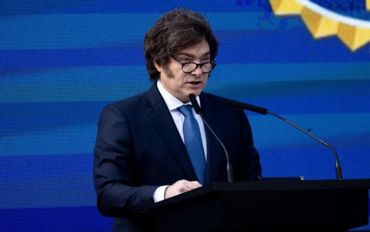 Justiça suspende parte da reforma trabalhista de Javier Milei e barra jornada de 12 horas