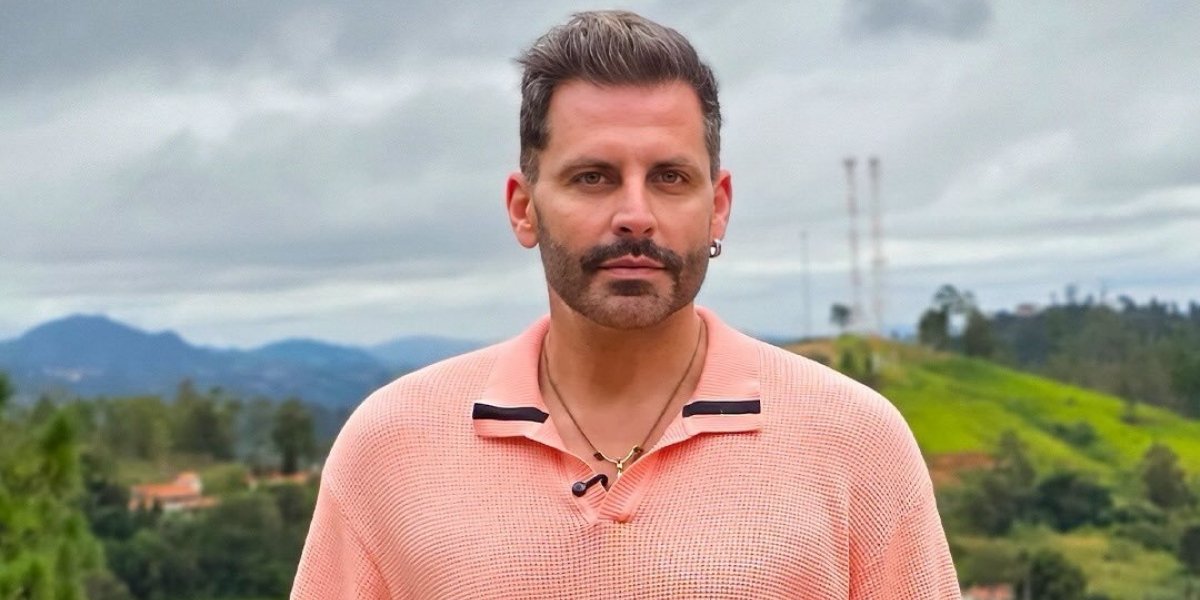 Figurino de Henri Castelli pega fogo durante encenação de 'A Paixão de Cristo' em São Paulo