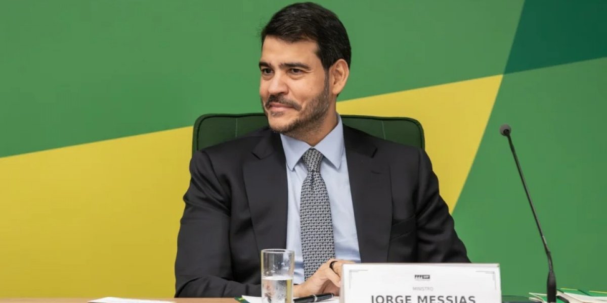 Lula encaminha ao Senado indicação de Jorge Messias para o STF nesta terça