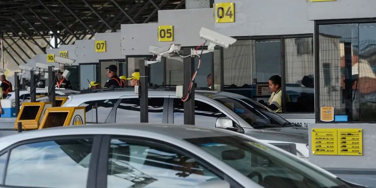 Projeto prevê fim do pedágio para motoristas de app, táxis e caminhões no Brasil