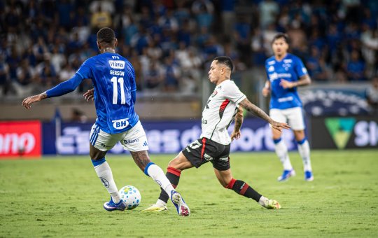 Vitória sofre três gols em seis minutos e perde para o Cruzeiro em Minas pelo Campeonato Brasileiro