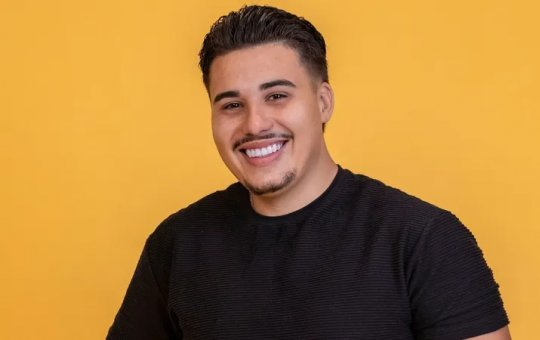 Ex-BBB Pedro Espíndola foi internado em clínica psiquiátrica após ser xingado em UPA