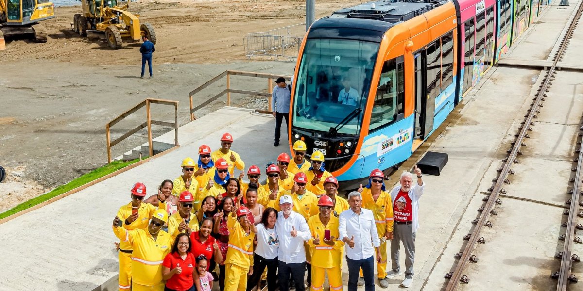 Ao lado de Lula, Jerônimo autoriza nova etapa do VLT e avanços do metrô de Salvador