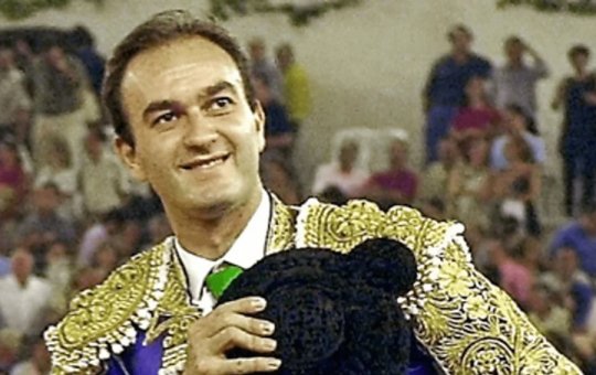 Toureiro aposentado morre após ser atingido por um touro na Espanha