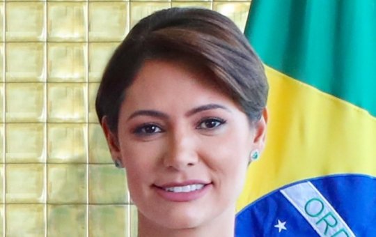 Michelle atualiza sobre estado de saúde de Bolsonaro: "Sem soluços há seis dias"