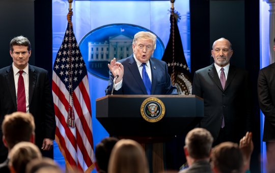 Trump afirma que piloto resgatado no Irã é coronel e está "gravemente ferido"