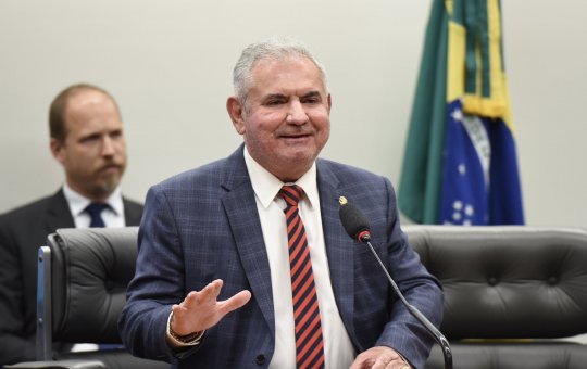 Senador Angelo Coronel declara voto em Flávio Bolsonaro