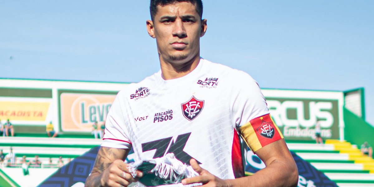 Camutanga, zagueiro do Vitória