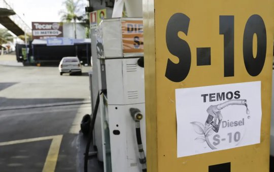 Governo anuncia pacote para conter alta dos combustíveis e reduzir impacto nos preços