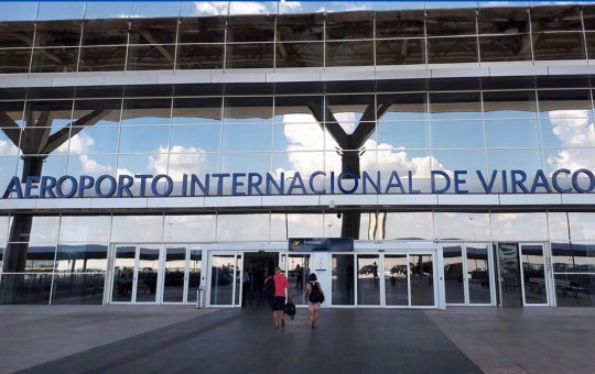 Raio atinge Aeroporto de Viracopos e deixa quatro funcionários feridos