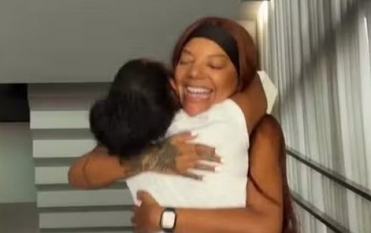 Reconhecimento: Ludmilla dá iPhone 17 Pro Max para babá da sua filha