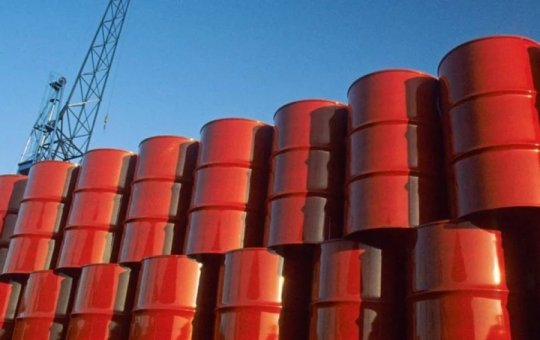 Preço do petróleo despenca após EUA suspenderem ataques ao Irã