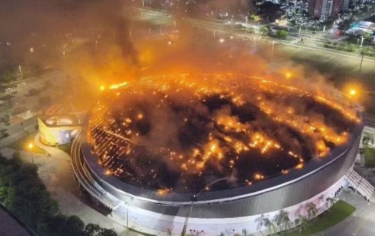 Incêndio atinge telhado do Velódromo do Parque Olímpico do Rio e mobiliza bombeiros